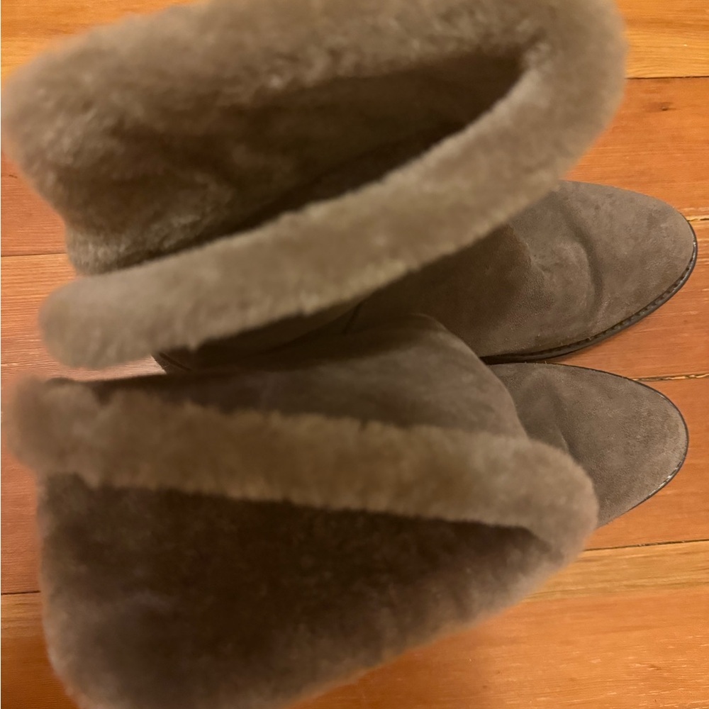 Cozy Shearling-Lined Boots size 6.5